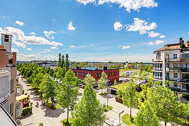 Perlach: Helles Apartment mit Panoramablick