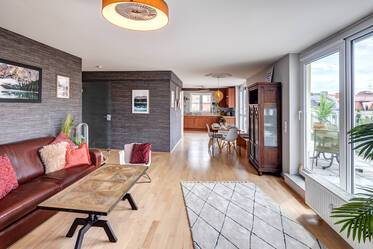 Grand appartement mansardé avec 3 chambres à louer