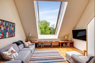 Appartement style maisonnette avec mezzanine très beau et meublé à Glockenbachviertel