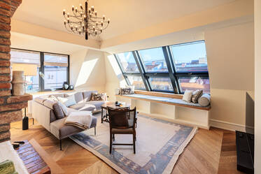 Superbe appartement mansardé dans un immeuble Art nouveau