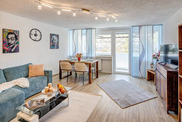 Confortable et chaleureux : récemment rénové, avec balcon